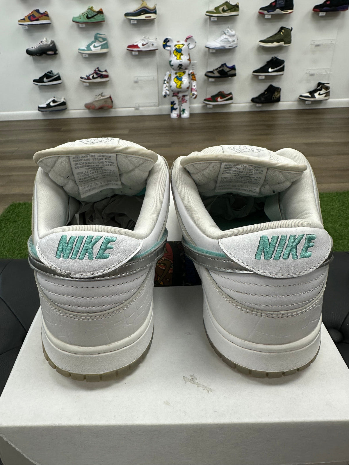 Nike SB Dunk Low Diamond Supply Co. White Diamond