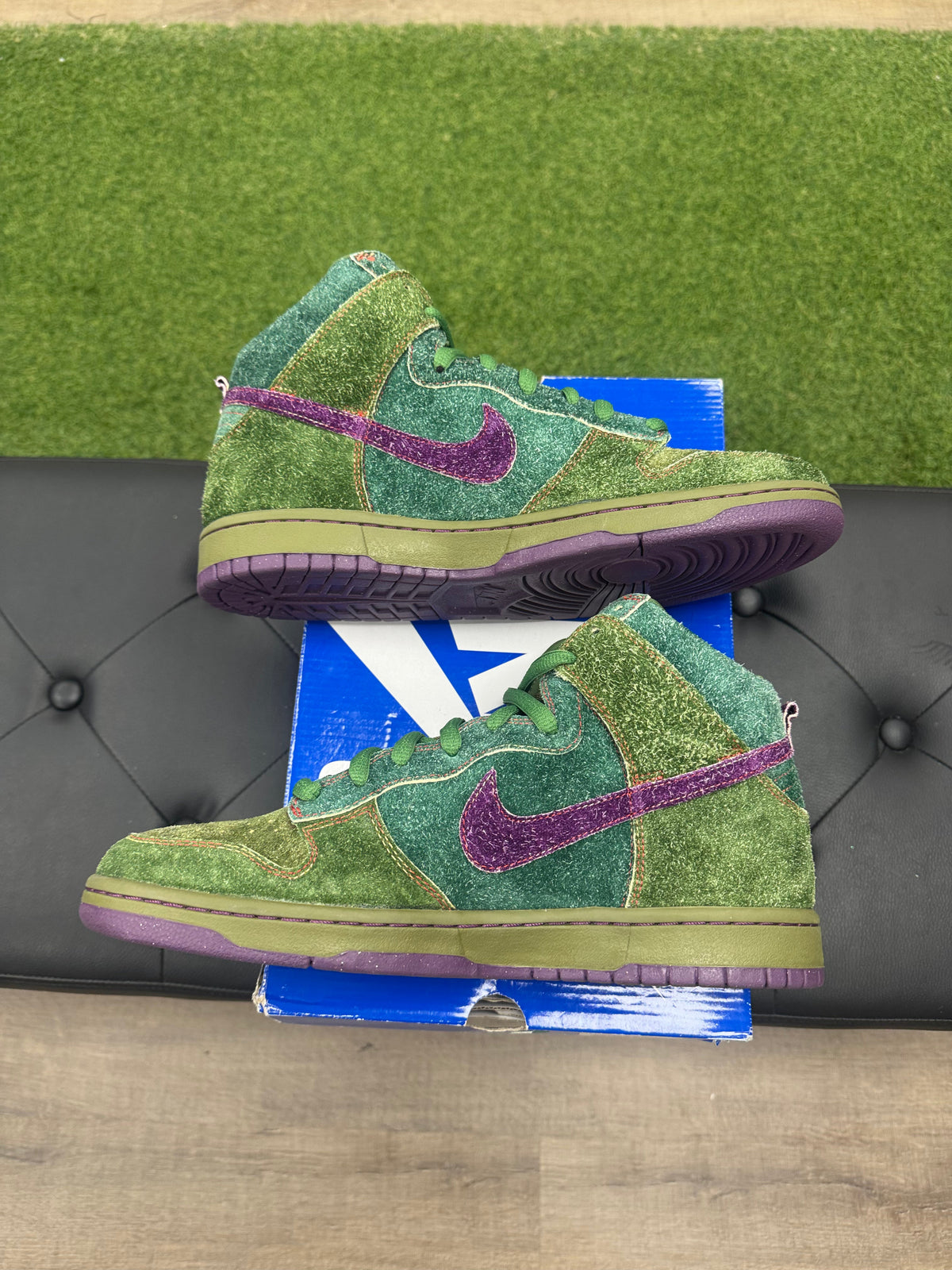 Nike SB Dunk High Skunk 420