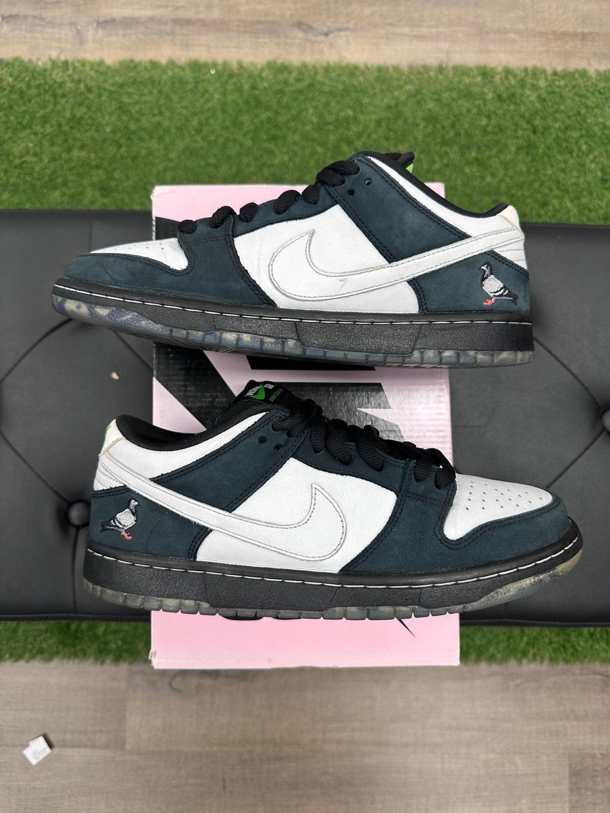Nike SB Dunk Low Staple Panda Pigeon