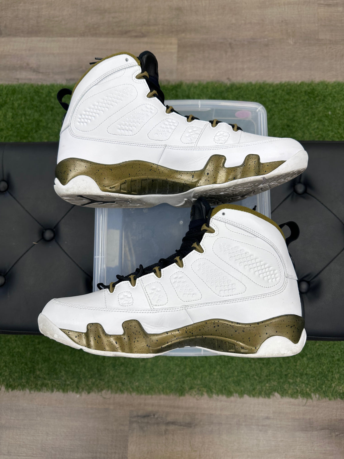Jordan 9 Retro Statue