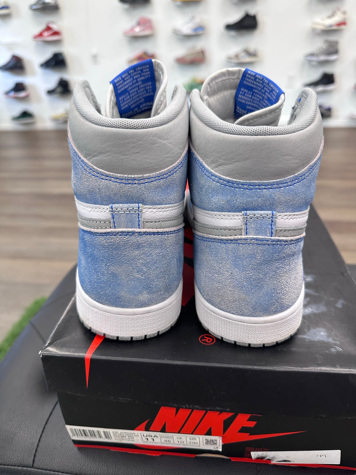 Jordan 1 Retro High OG Hyper Royal
