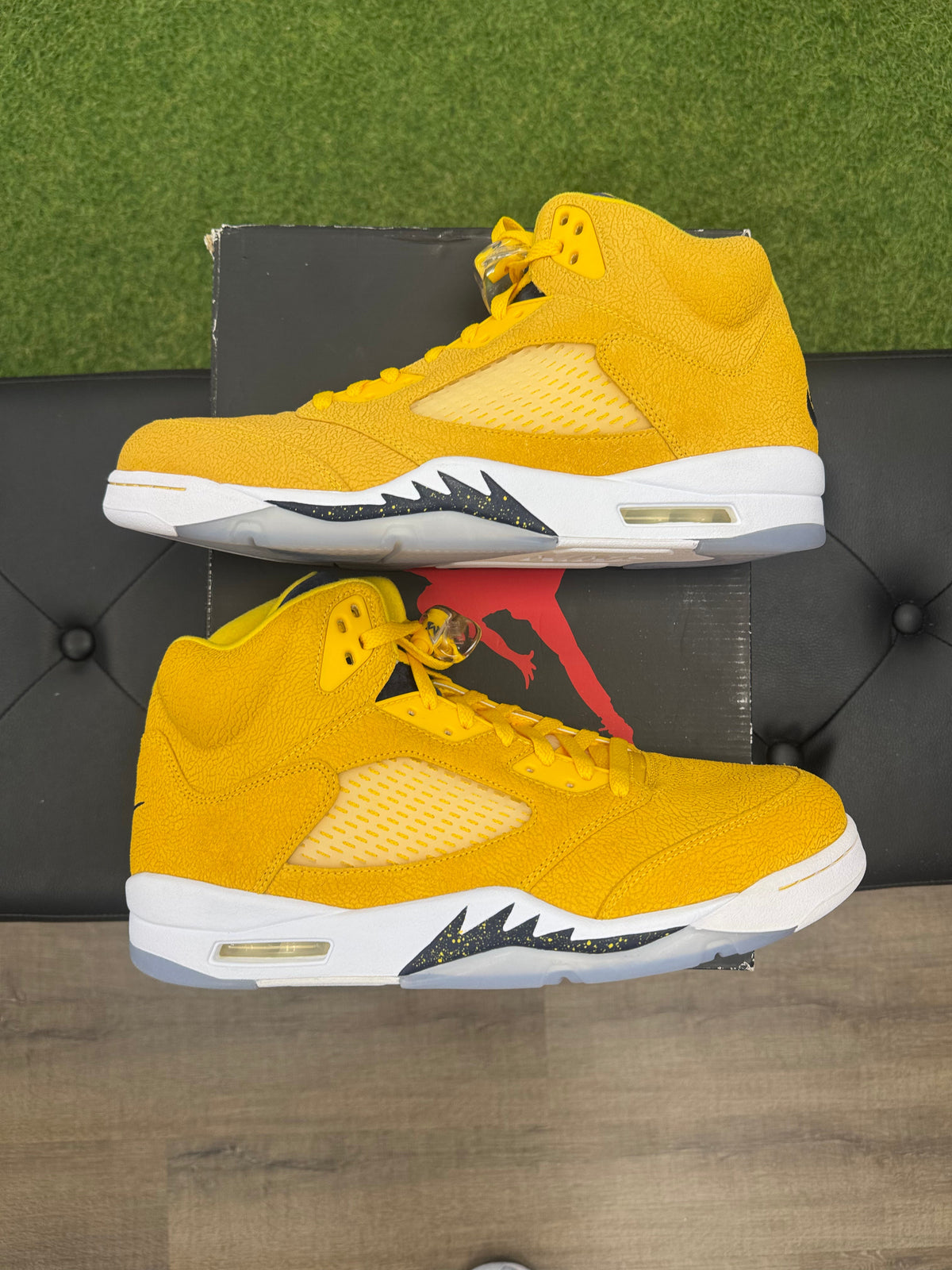 Jordan 5 Retro Michigan PE (2021)