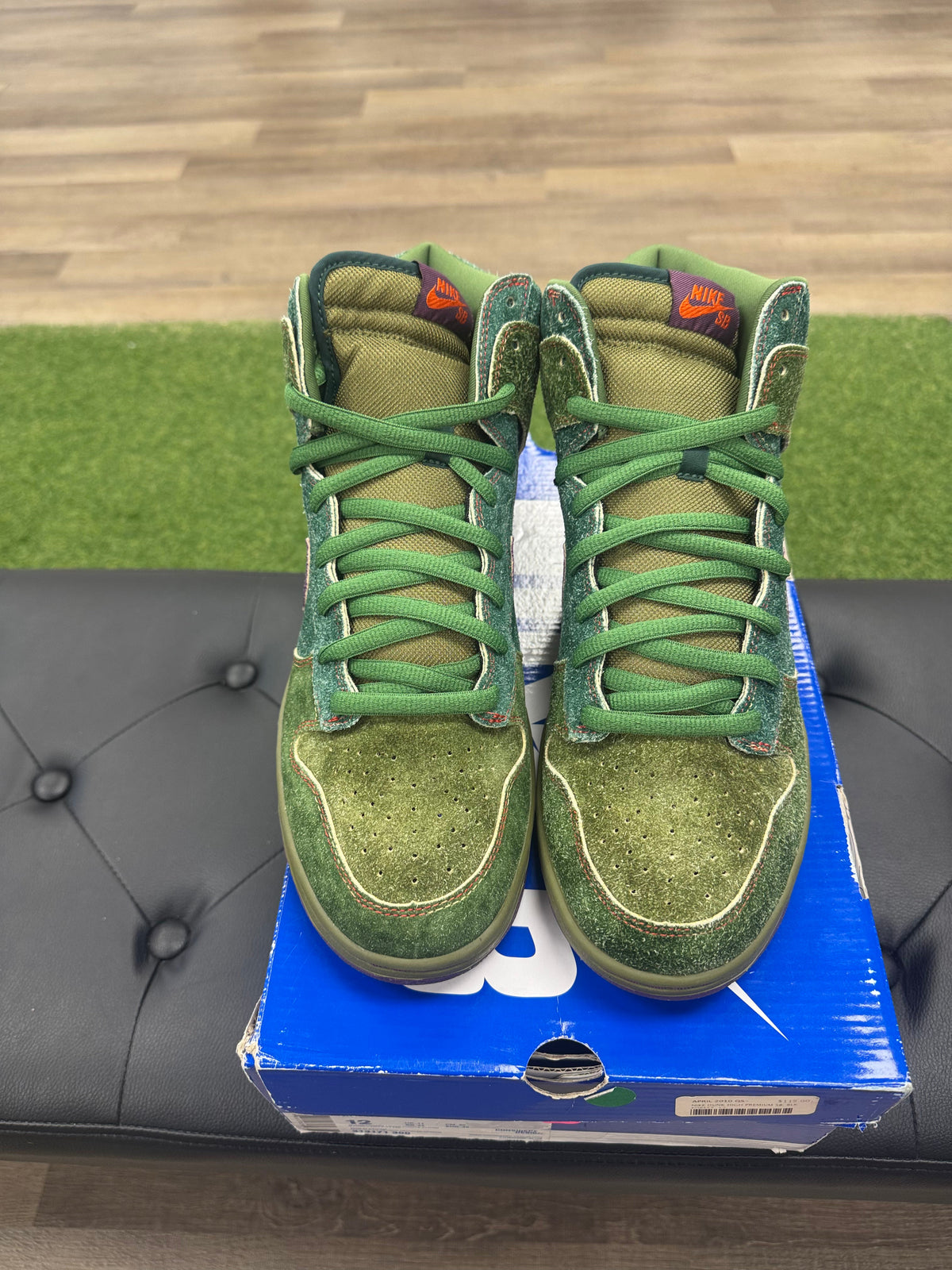 Nike SB Dunk High Skunk 420